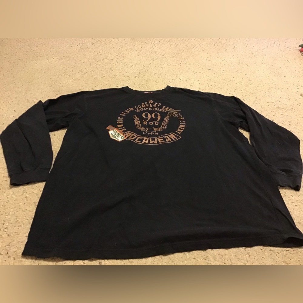 ROCAWEAR MENS XXXL VINTAGE GRAPHIC TEE TOP LONG SLEEVE GUC PIT TO PIT 27